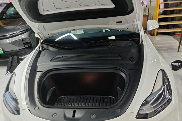 Tesla Model Y 2023 #20 Tesla Model Y 2023 car image #20