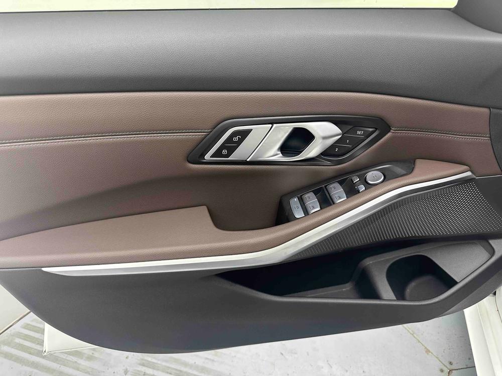 BMW 3 Series 2023 #20 BMW 3 Series 2023 car image #20