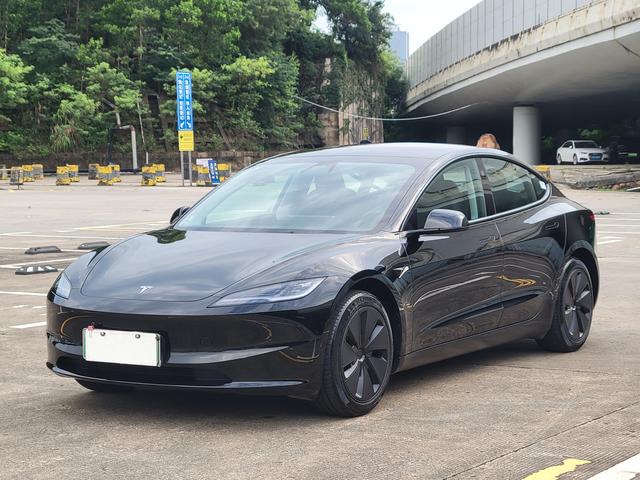 Tesla Model 3 2024 car image #27