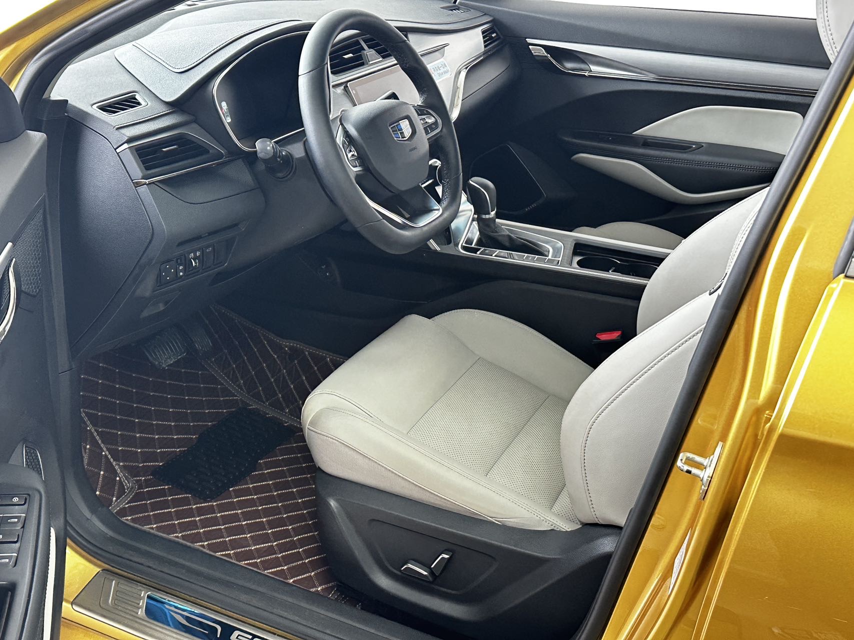 GEELY Binray 2019 car image #2