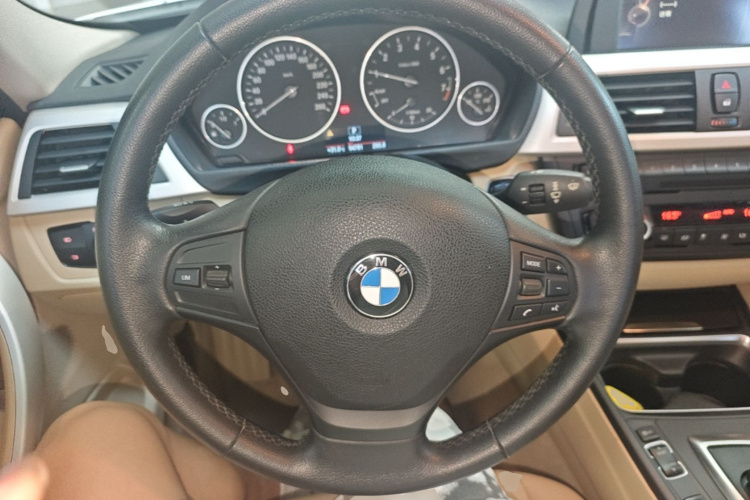 BMW 3 Series 2015 car image #11