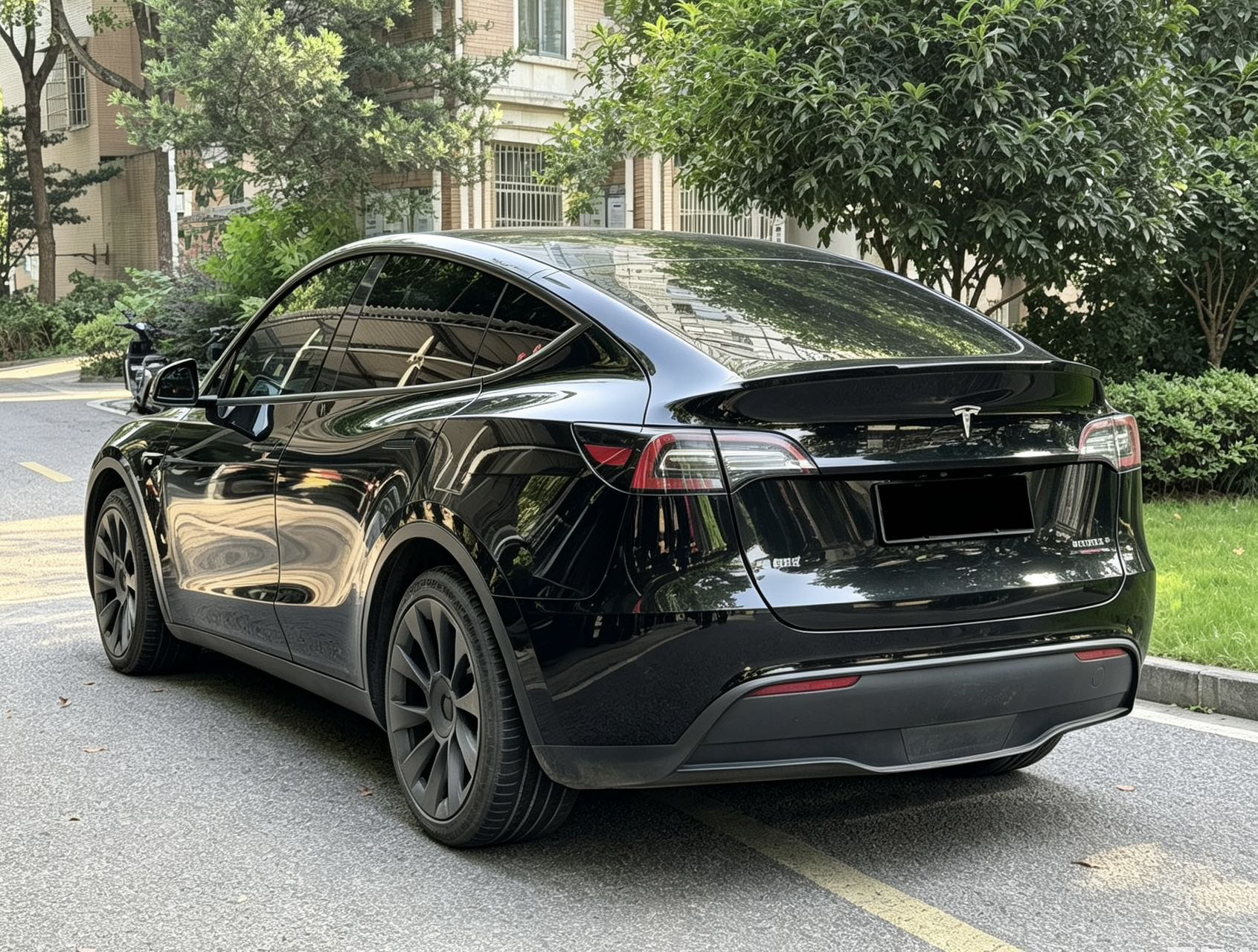 Tesla Model Y 2023 #7 Tesla Model Y 2023 car image #7