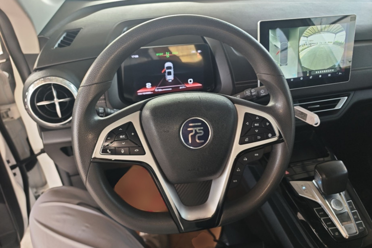 BYD Yuan New Energy 2019 #11 BYD Yuan New Energy 2019 car image #11