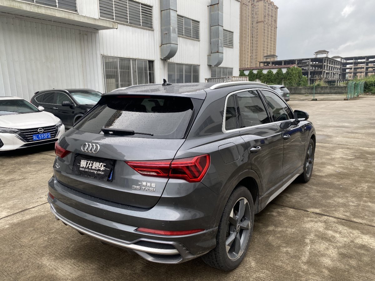Audi Q3 2021 car image #7