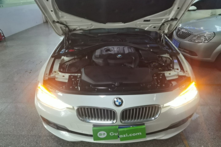 BMW 3 Series 2018 #20 BMW 3 Series 2018 car image #20