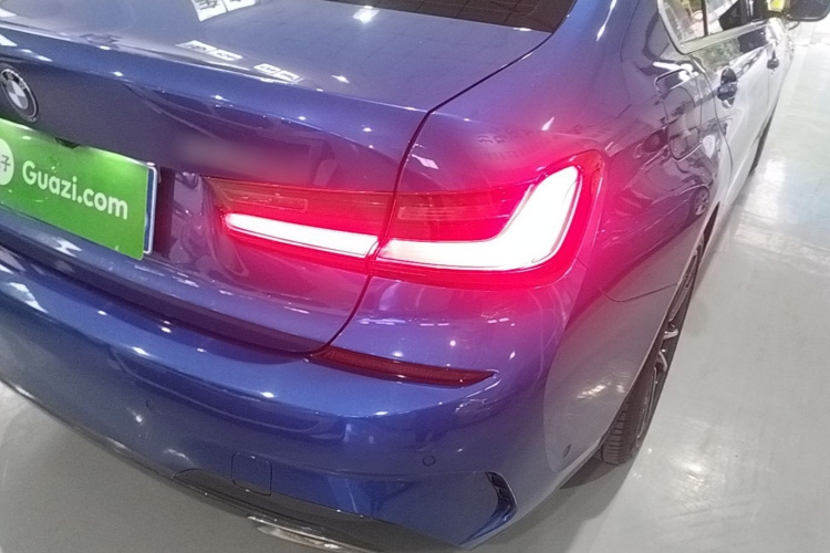 BMW 3 Series 2021 car image #8