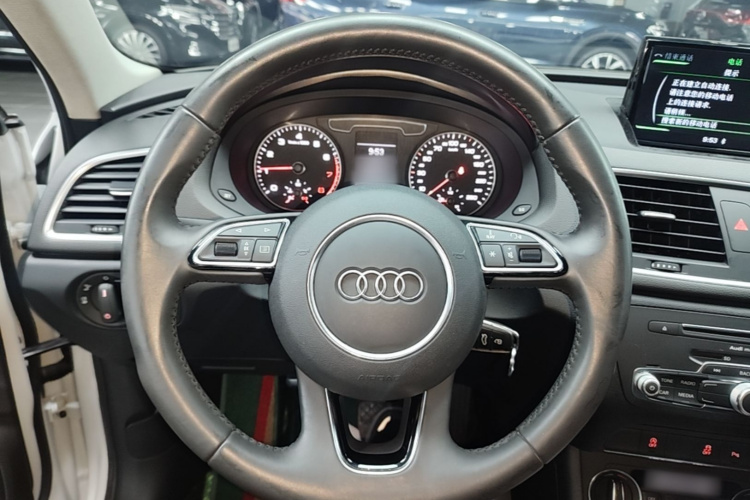 Audi Q3 2019 #11 Audi Q3 2019 car image #11
