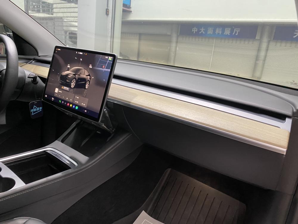 Tesla Model Y 2023 #20 Tesla Model Y 2023 car image #20