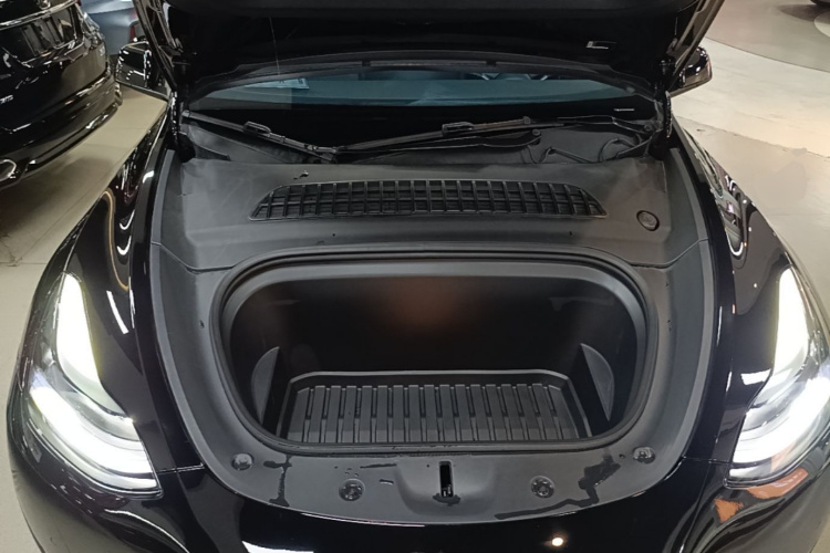 Tesla Model Y 2023 #20 Tesla Model Y 2023 car image #20