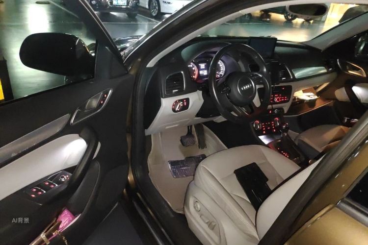 Audi Q3 2015 car image #18