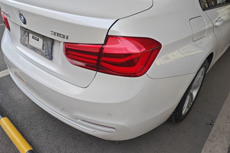 BMW 3 Series 2017 #8 BMW 3 Series 2017 car image #8
