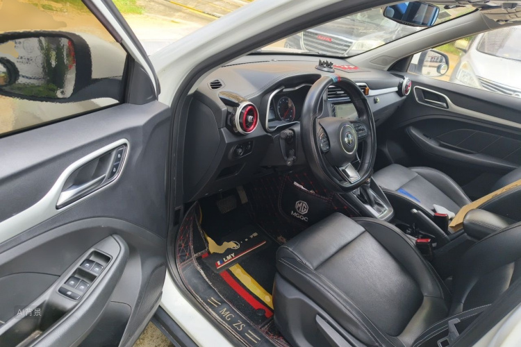 MG ZS 2017 #18 MG ZS 2017 car image #18