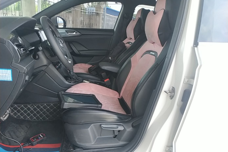 Volkswagen Tharu 2019 car image #15