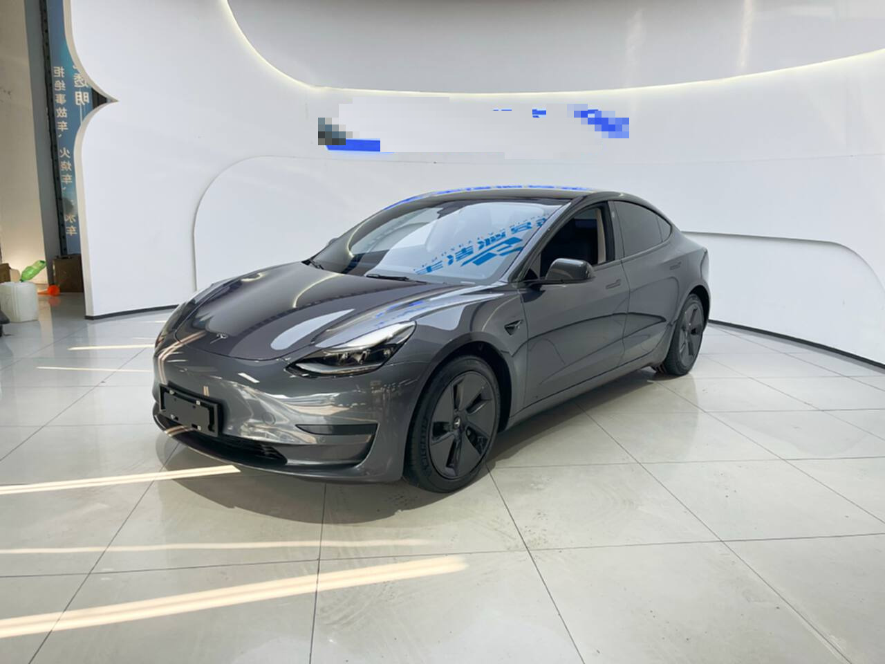 Tesla Model 3 2021 صورة سيارة #2