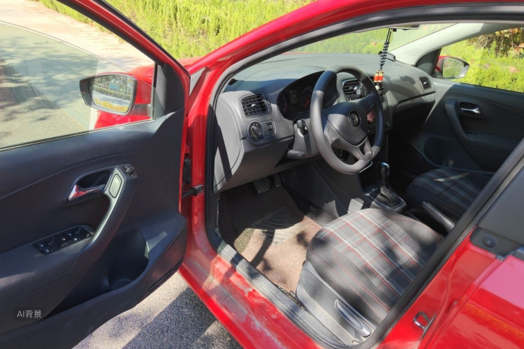 Volkswagen Polo 2018 car image #18