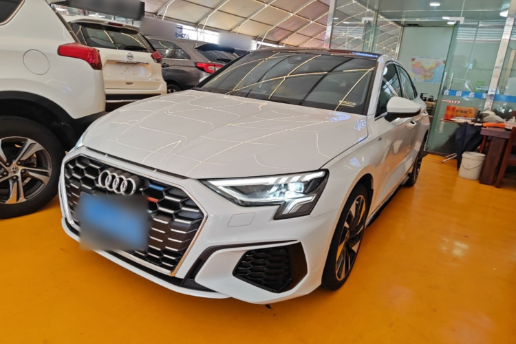 Audi A3 2023 immagine di auto #2