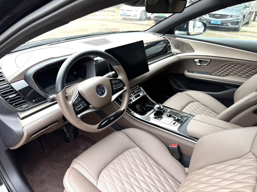 BYD Han 2023 car image #9