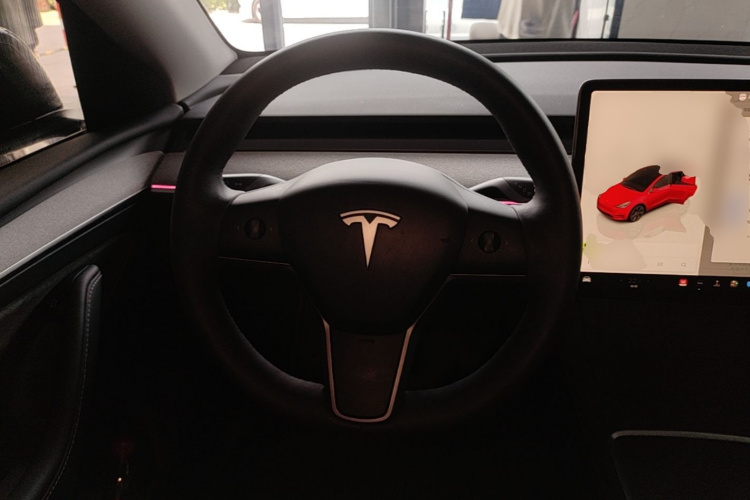 Tesla Model Y 2024 #11 Tesla Model Y 2024 car image #11