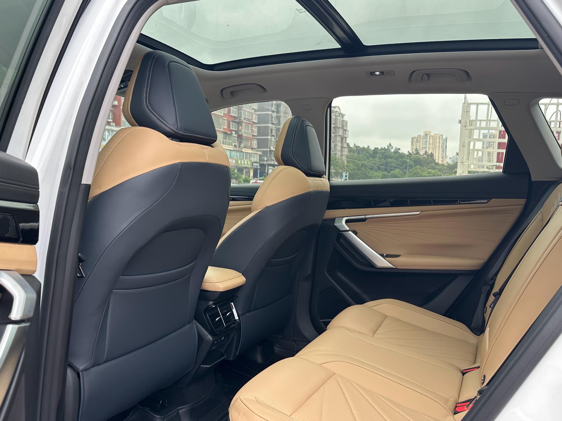 GEELY Boyue L 2023 car image #8