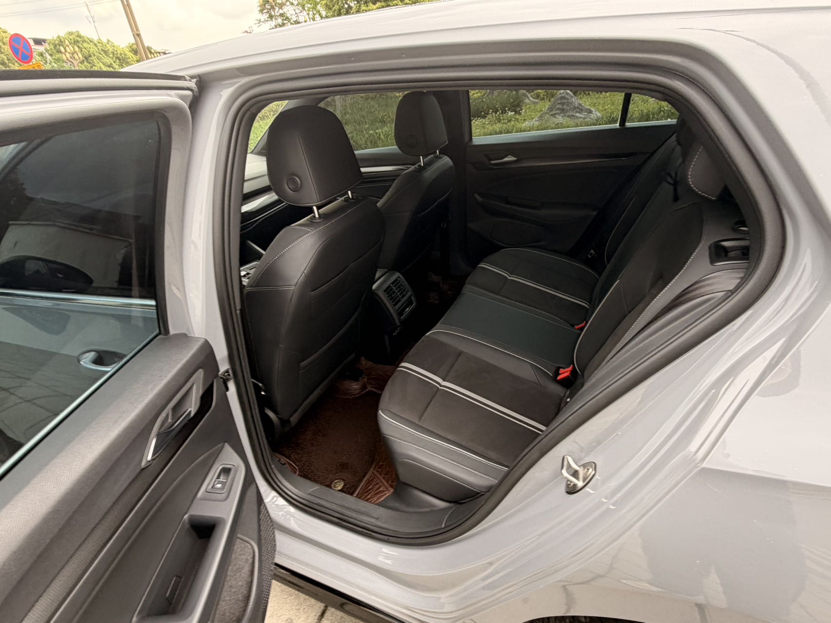 Volkswagen Golf 2023 imagem de carro #4