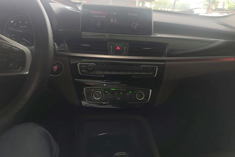 BMW X1 2020 car image #13