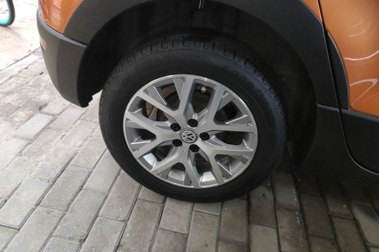 Volkswagen Polo 2016 car image #10