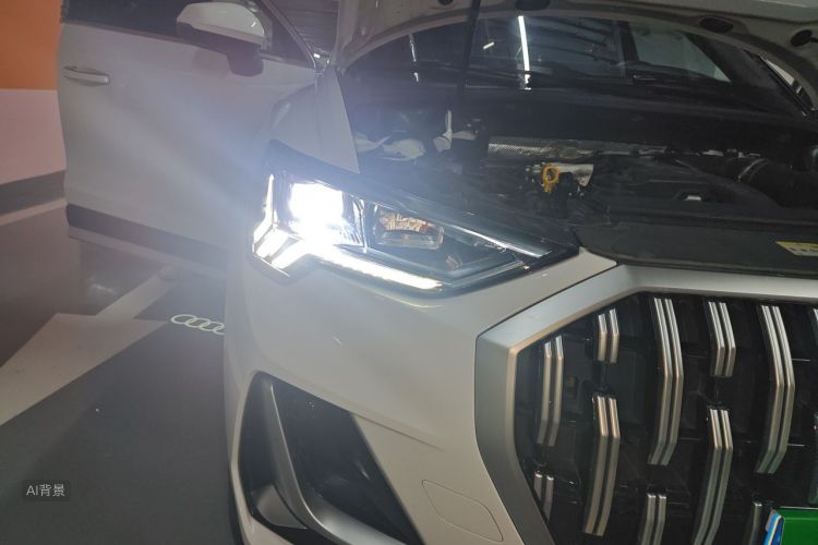 Audi Q3 2024 car image #8