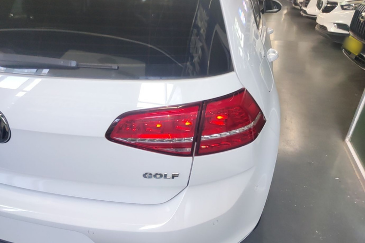 Volkswagen Golf 2016 car image #8