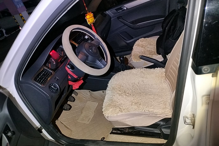 Volkswagen Santana 2016 car image #17