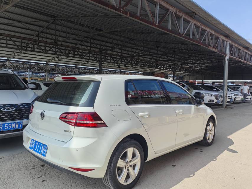 Volkswagen Golf 2017 car image #5