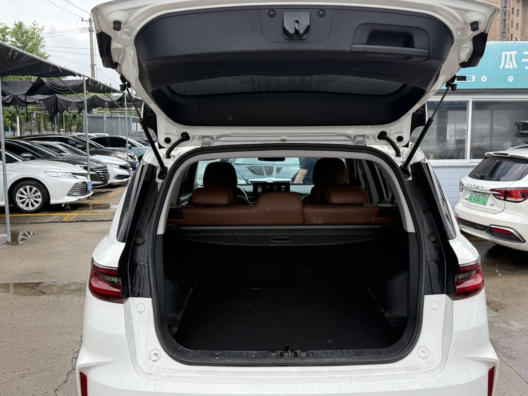 GEELY Vision X6 2024 car image #6