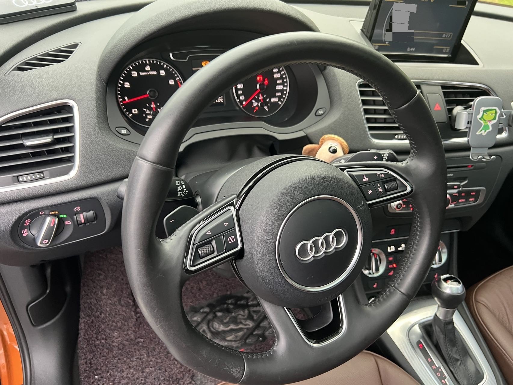Audi Q3 2014 car image #10