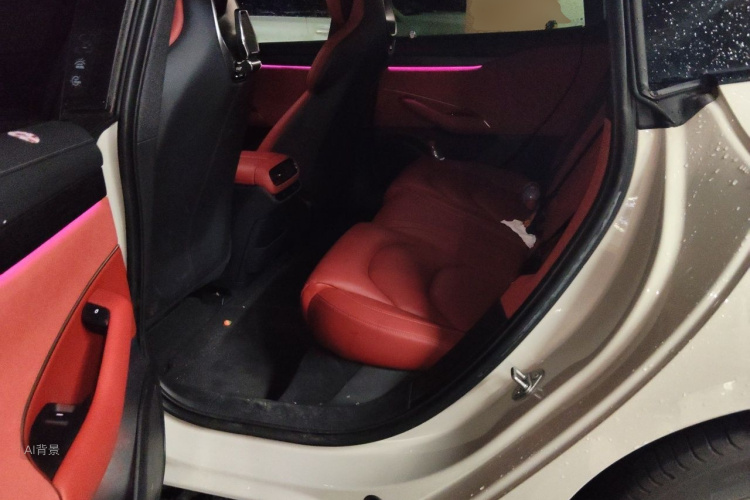 MI SU7 2025 car image #19