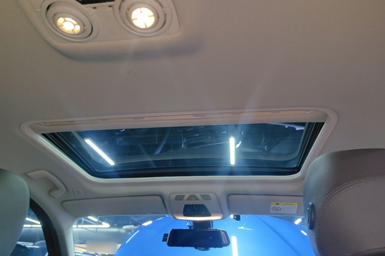 BMW 3 Series 2019 #19 BMW 3 Series 2019 car image #19