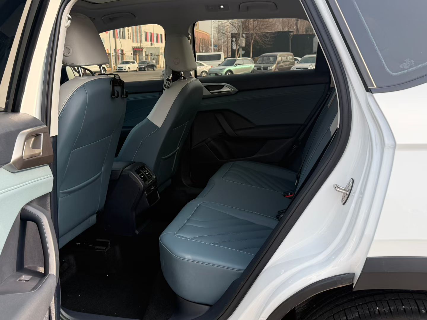 Volkswagen Tharu 2024 imagen de coche #8