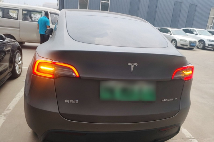 Tesla Model Y 2022 #6 Tesla Model Y 2022 car image #6
