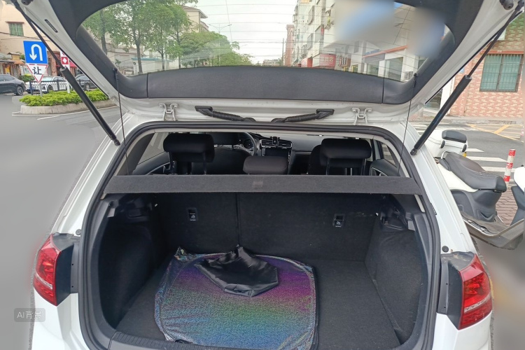 Volkswagen Golf 2017 car image #21