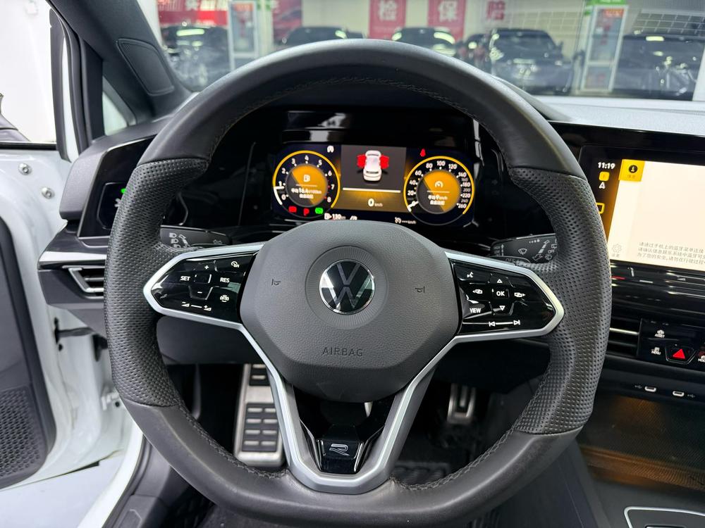 Volkswagen Golf 2024 car image #6