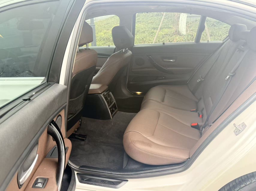 BMW 3 Series 2019 car image #6