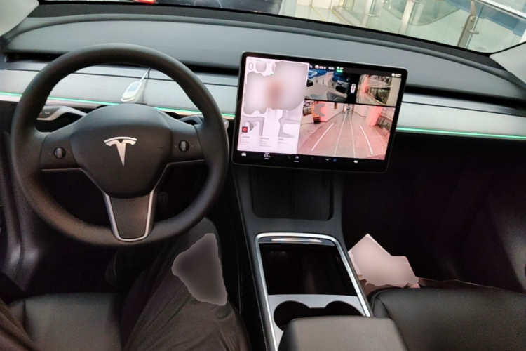 Tesla Model Y 2024 car image #11