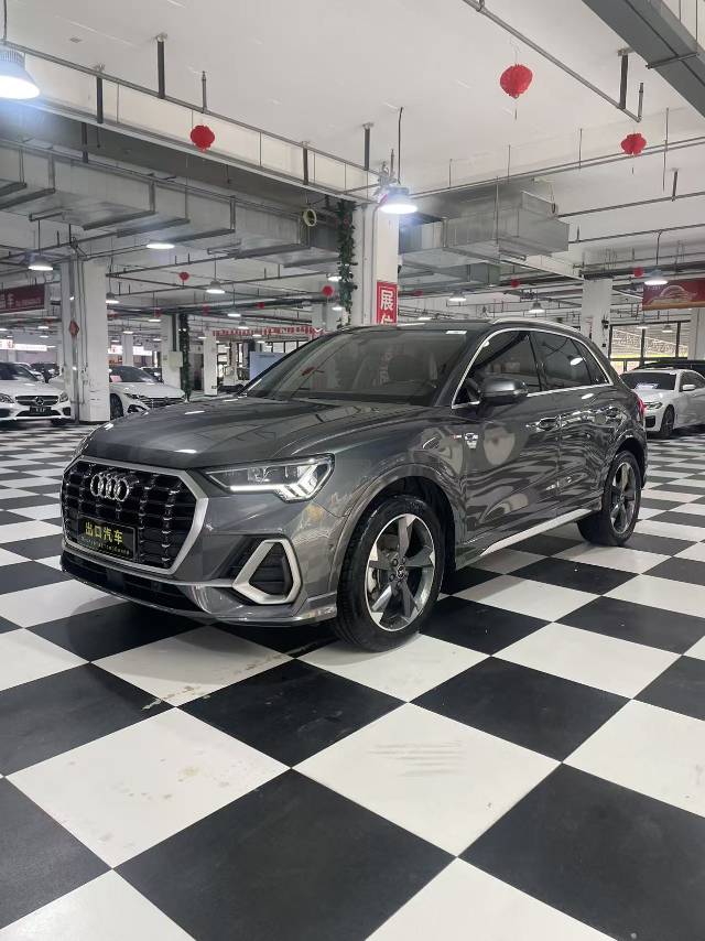 Audi Q3 2022 car image 