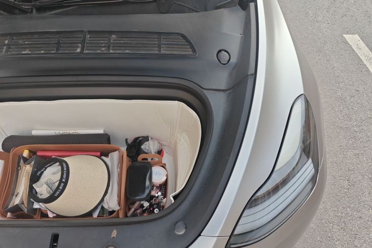 Tesla Model Y 2022 #25 Tesla Model Y 2022 car image #25