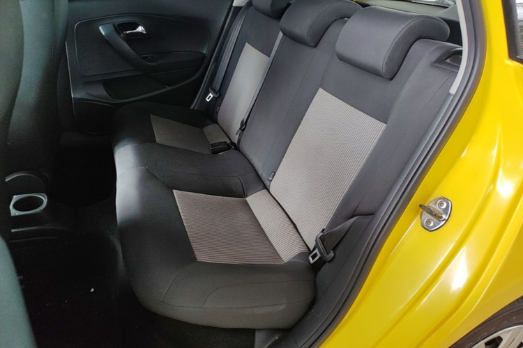 Volkswagen Polo 2015 car image #17