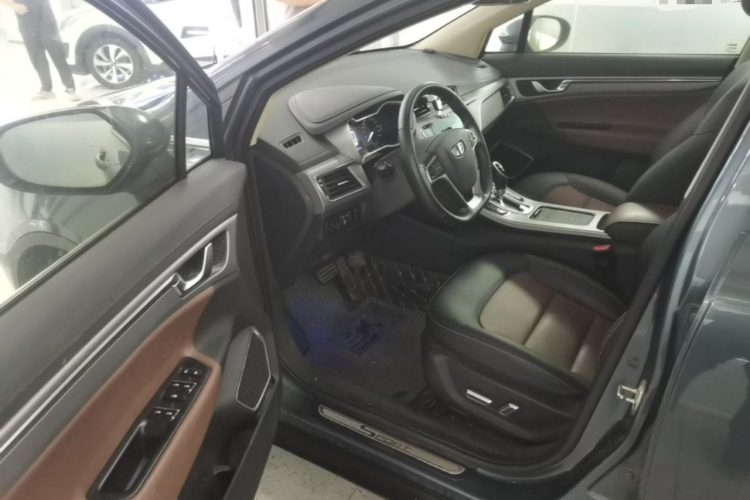 GEELY Emgrand GS 2018 car image #16