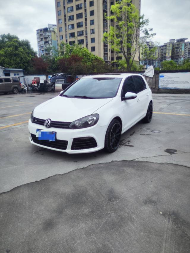 Volkswagen Golf 2013 car image 
