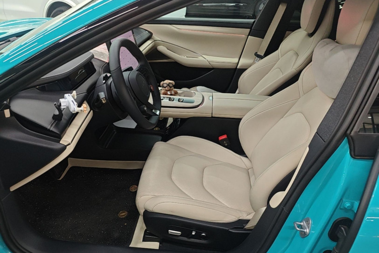 MI SU7 2025 car image #15