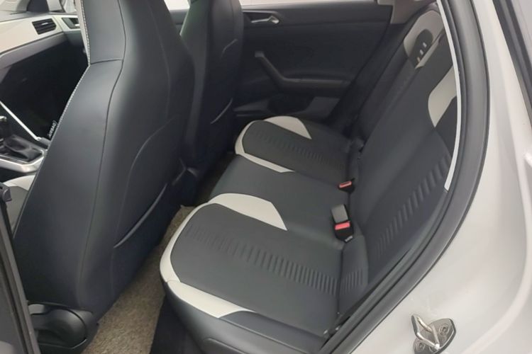 Volkswagen Polo 2019 car image #13