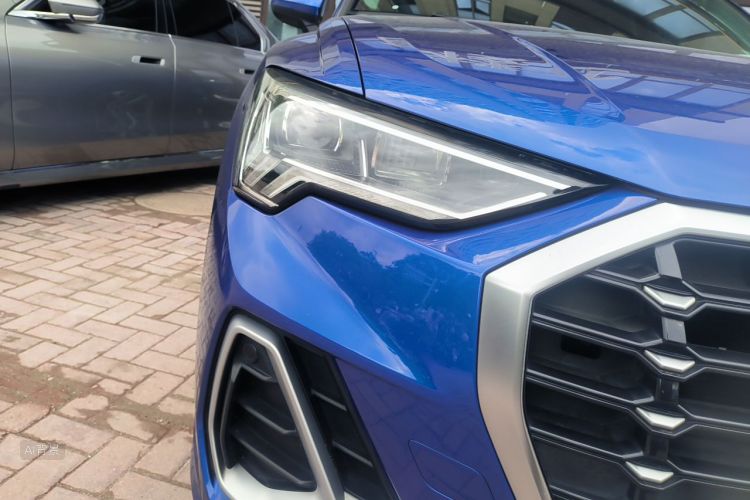 Audi Q3 2019 #8 Audi Q3 2019 car image #8