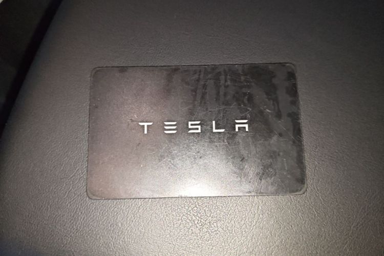 Tesla Model Y 2023 immagine di auto #10