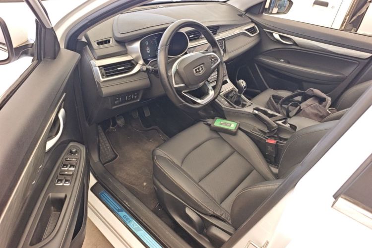 GEELY Emgrand 2019 #16 GEELY Emgrand 2019 car image #16